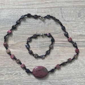 Handmade necklace and bracelet set. Magnetic clasps.